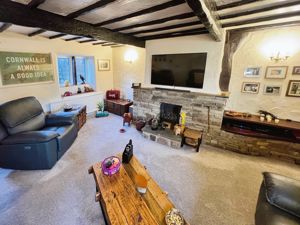 Lounge- click for photo gallery